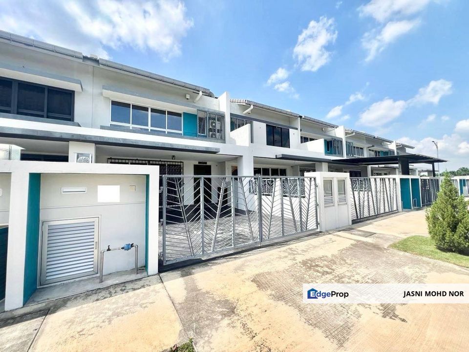 Facing Open Renovated Double Storey Arina Serenia City Sepang, Selangor, Sepang