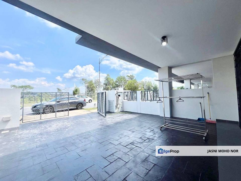 Facing Open Renovated Double Storey Arina Serenia City Sepang, Selangor, Sepang