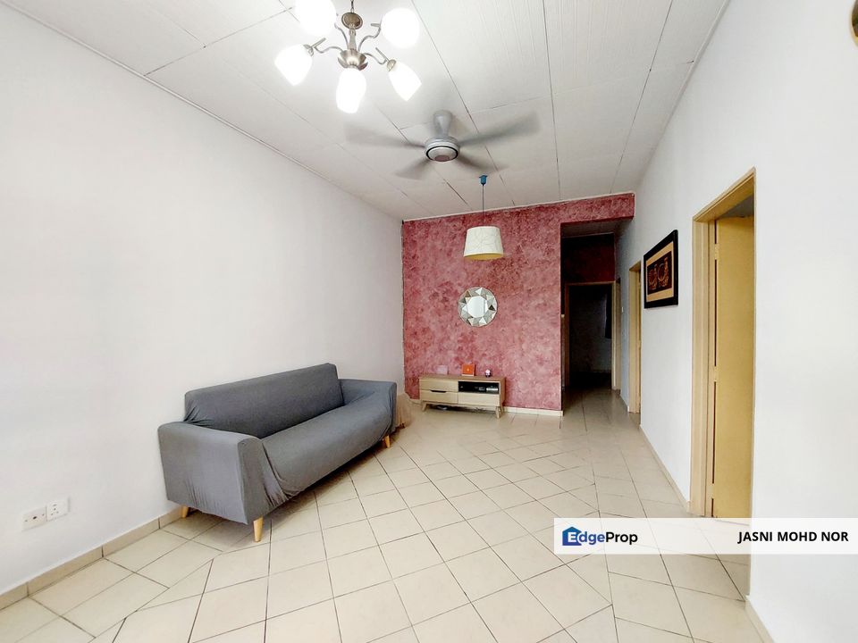 Single Storey Terrace Taman Sri Tanjung Semenyih, Selangor, Semenyih