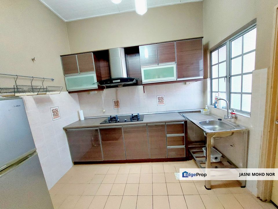 Single Storey Terrace Taman Sri Tanjung Semenyih, Selangor, Semenyih