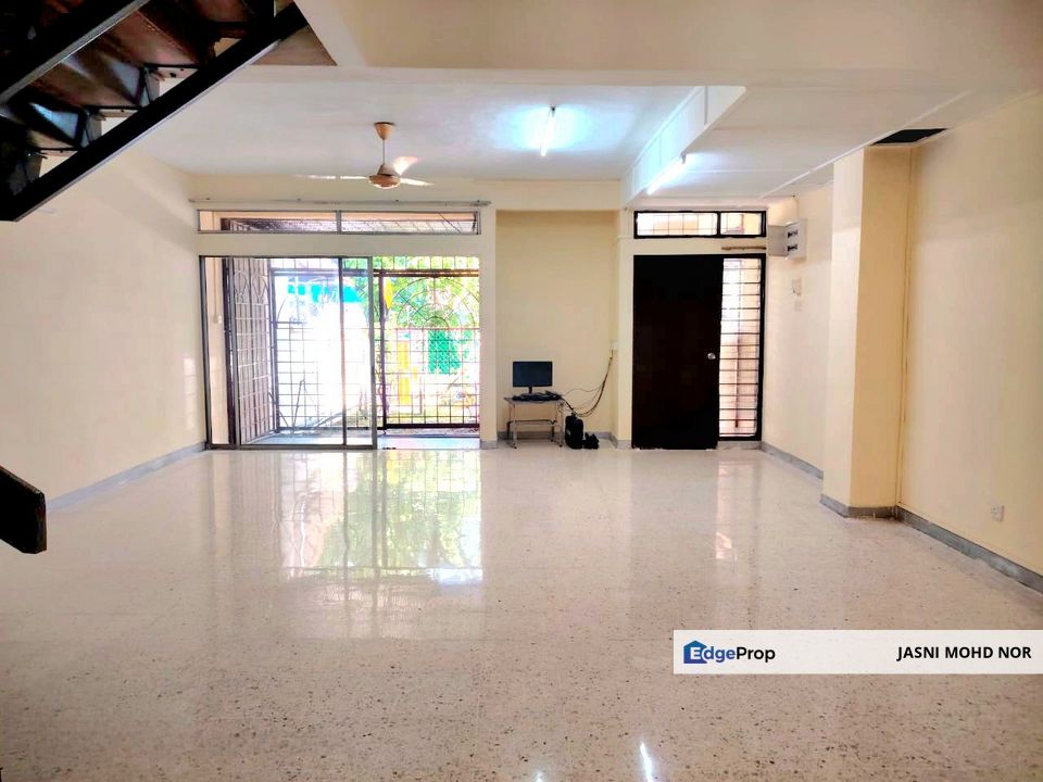 Newly Refurbished Rumah Teres 2 Tingkat Taman Sri Kenari Kajang, Selangor, Kajang