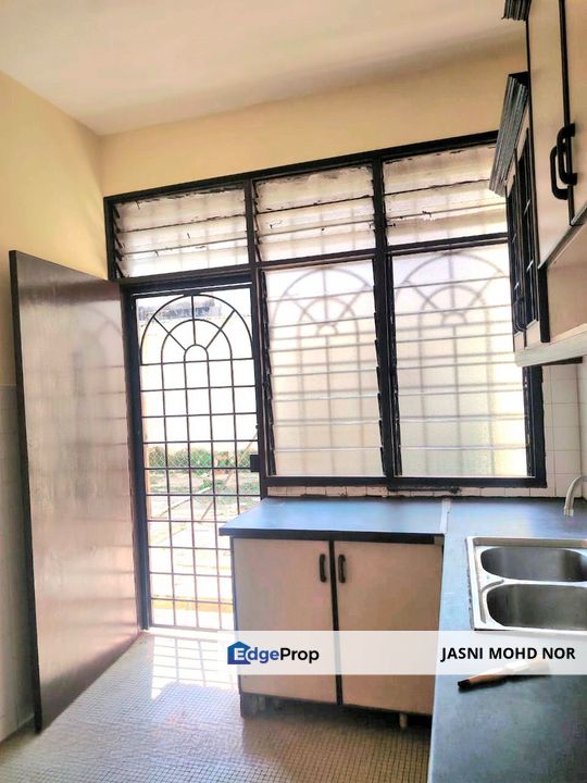 Newly Refurbished Rumah Teres 2 Tingkat Taman Sri Kenari Kajang, Selangor, Kajang