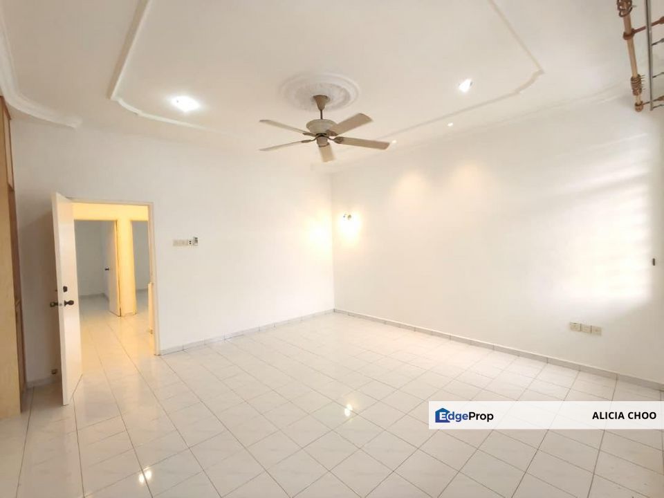 Taman Desa Cemerlang Double storey house for sales, Johor, Ulu Tiram