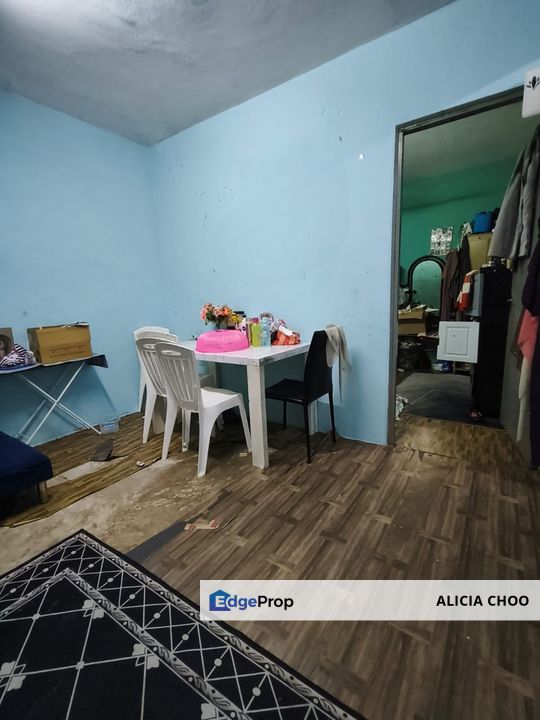 Taman Daya 2 room flat for sales, Johor, Johor Bahru
