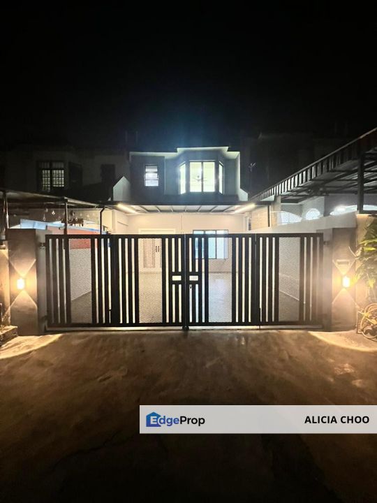 Taman Desa Cemerlang Double storey house for sales, Johor, Ulu Tiram