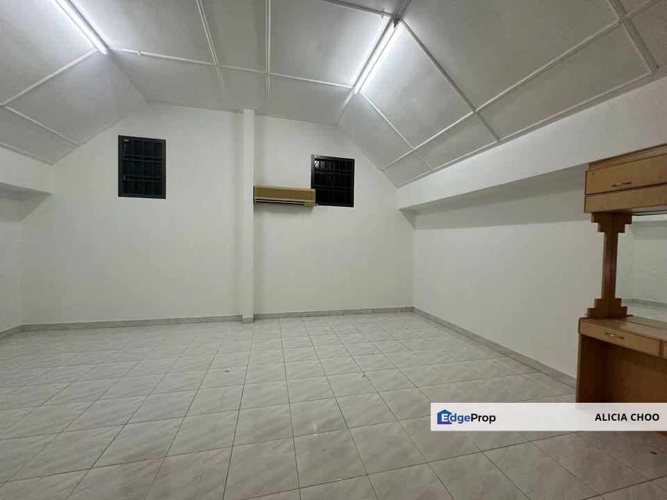 Taman Pelangi Indah 1.5 storey house, Johor, Ulu Tiram