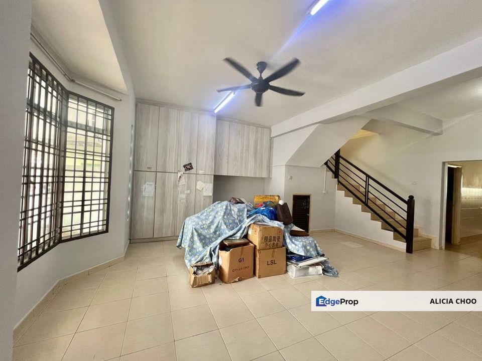 Taman Bukit Tiram 2 storey house for sales, Johor, Ulu Tiram