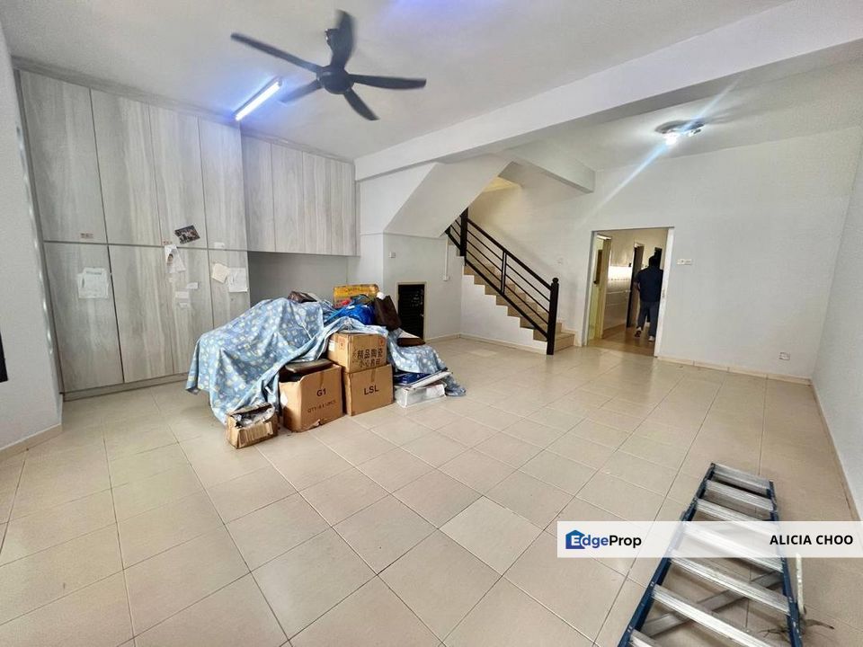 Taman Bukit Tiram 2 storey house for sales, Johor, Ulu Tiram