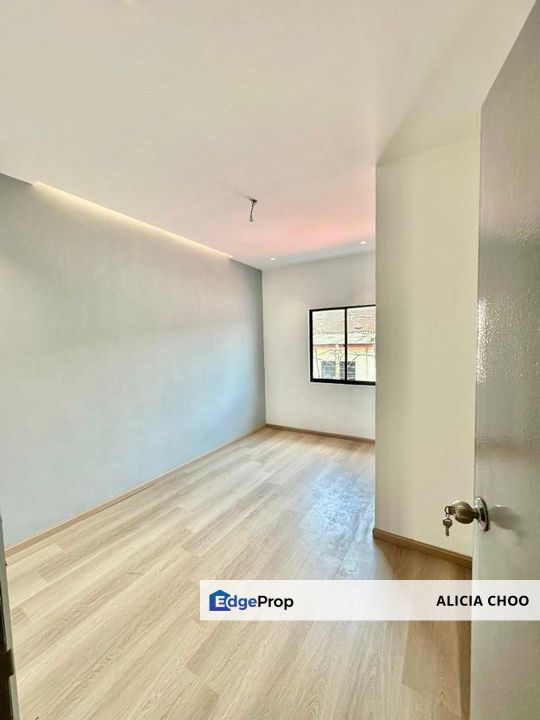 Taman Puteri Wangsa Double storey house for sales, Johor, Ulu Tiram