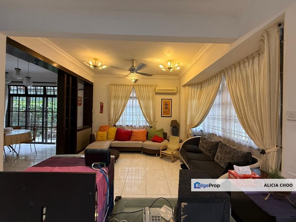 Taman Pelangi Indah 1.5 storey Endlot house with extra 10 feet land, Johor, Ulu Tiram