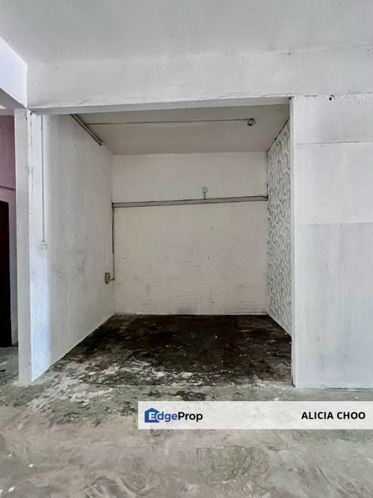 Taman Sierra Perdana 3 storey shop facing main road, Johor, Masai