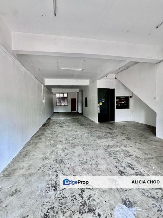 Taman Sierra Perdana 3 storey shop facing main road, Johor, Masai