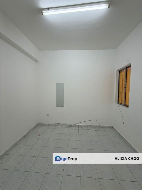 Taman Bukit Tiram 2 storey house full loan low downpayment, Johor, Ulu Tiram