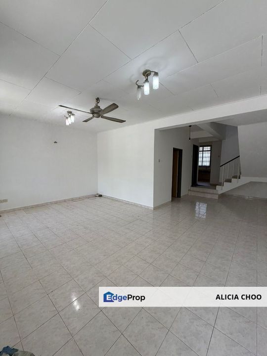 Taman Bukit Tiram 2 storey house full loan low downpayment, Johor, Ulu Tiram