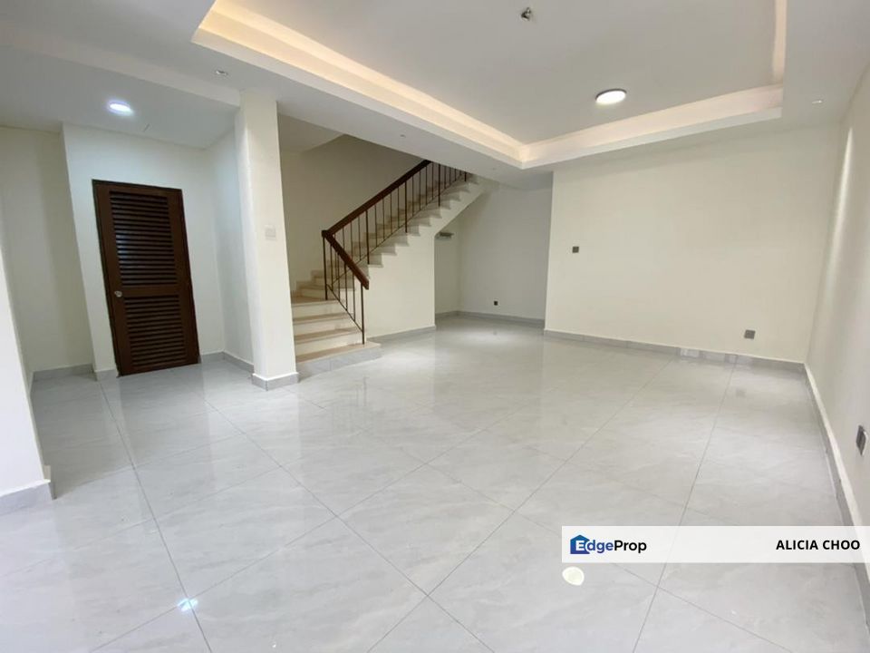 Permas Jaya 2 storey house fully renovated nice unit, Johor, Permas Jaya/Senibong