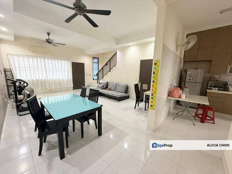 Taman Setia Indah 2 storey house good condition, Johor, Johor Bahru