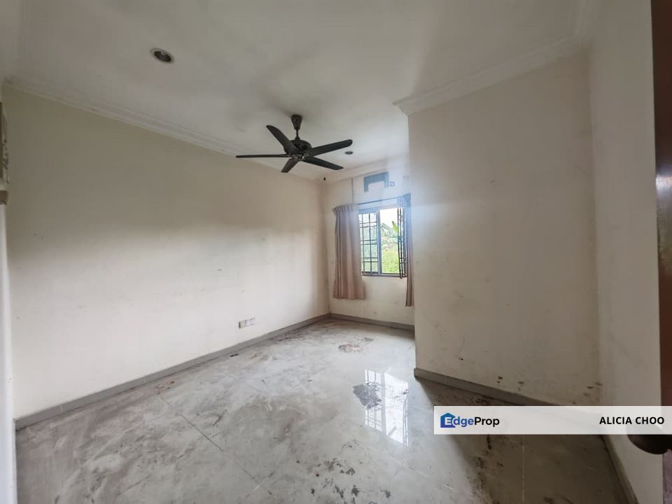 Taman Megah Ria 1.5 storey semi D house can full loan for sales, Johor, Masai
