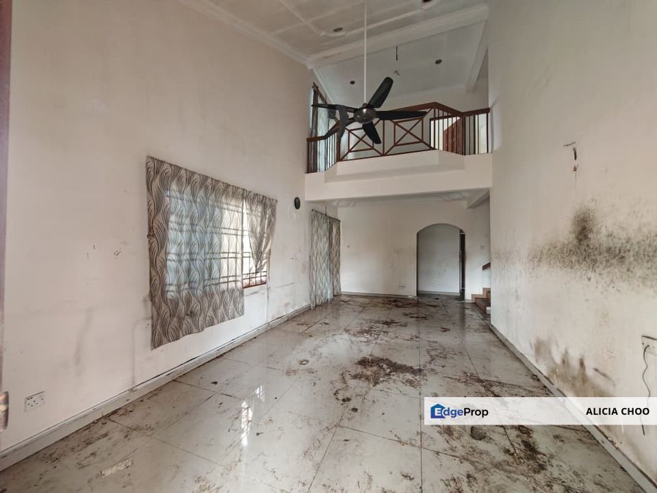 Taman Megah Ria 1.5 storey semi D house can full loan for sales, Johor, Masai