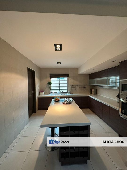 Taman Sutera Utama 2.5 storey house good condition for sales, Johor, Skudai