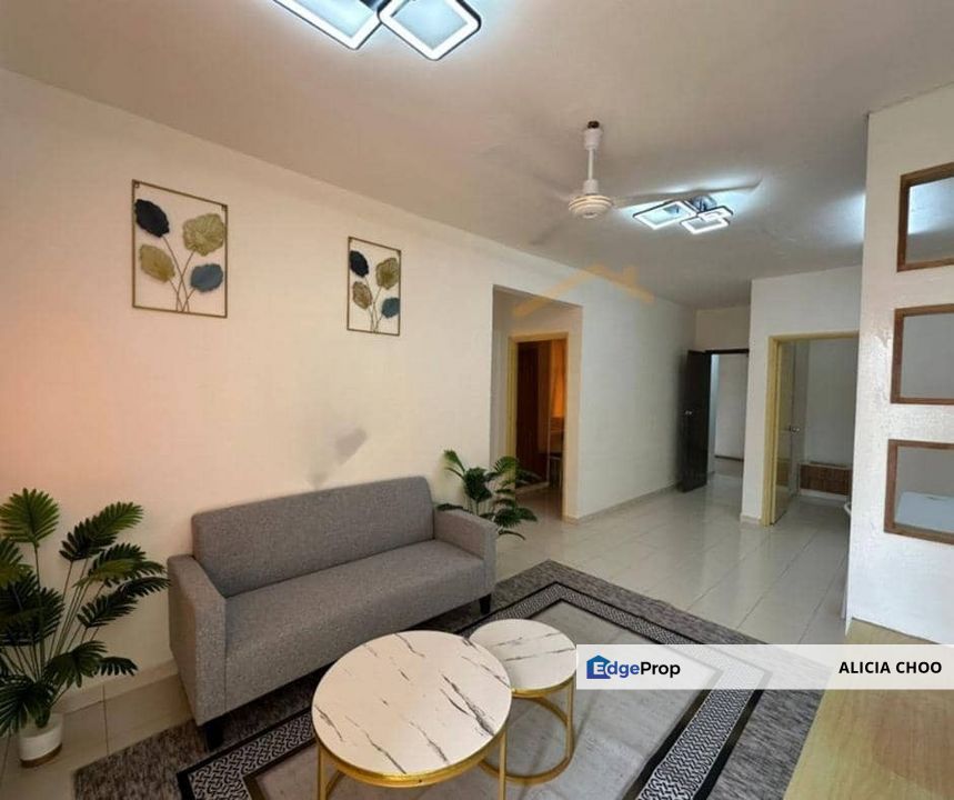 Villa Krystal 3 room Apartment very good condition ready to move in , Johor, Skudai