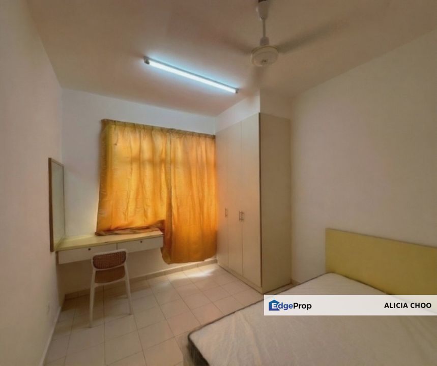 Villa Krystal 3 room Apartment very good condition ready to move in , Johor, Skudai