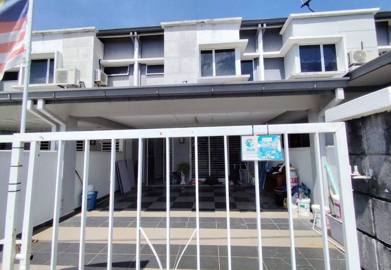 Bandar Laguna Merbok