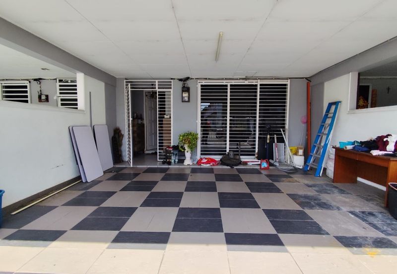 Bandar Laguna Merbok