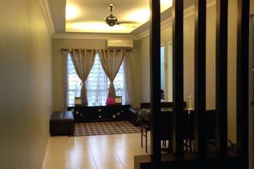 Camellia Court Taman Impian Putra