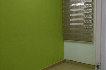 Camellia Court Taman Impian Putra