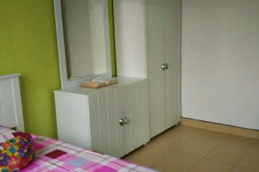 Camellia Court Taman Impian Putra