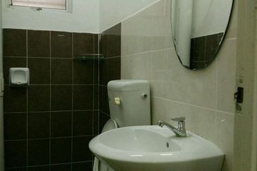 Camellia Court Taman Impian Putra