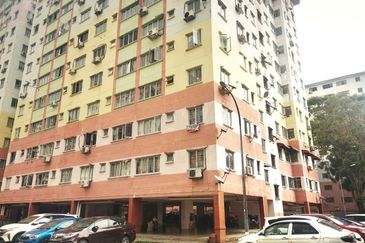 Meranti Apartment, Taman Subang Mewah