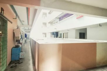 Meranti Apartment, Taman Subang Mewah