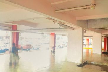 Meranti Apartment, Taman Subang Mewah