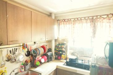 Meranti Apartment, Taman Subang Mewah