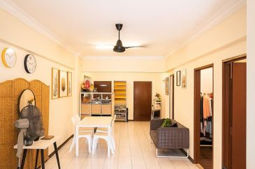 Meranti Apartment, Taman Subang Mewah