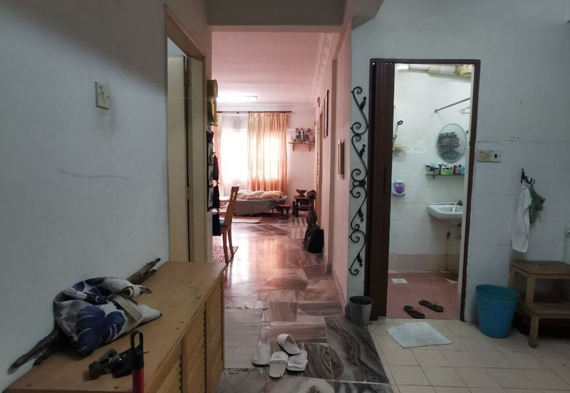 Meranti Apartment, Taman Subang Mewah