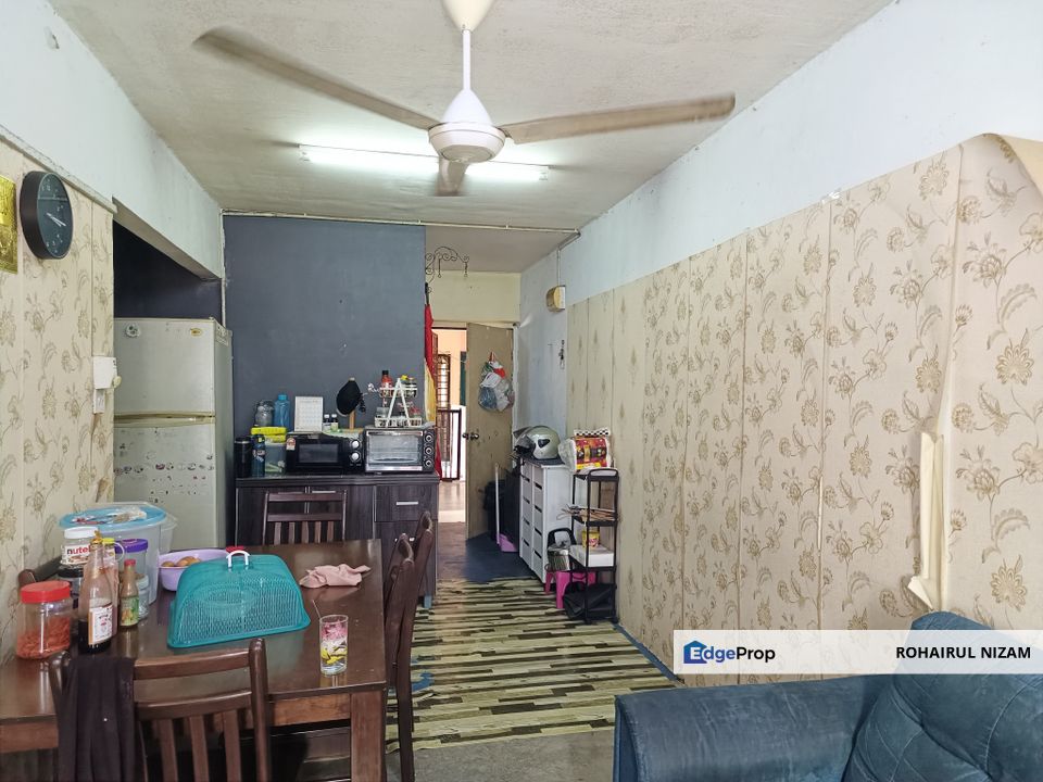 RUMAH PANGSA KAYU ARA ,PETALING JAYA FOR SALE HARGA RENDAH, Selangor, Petaling Jaya