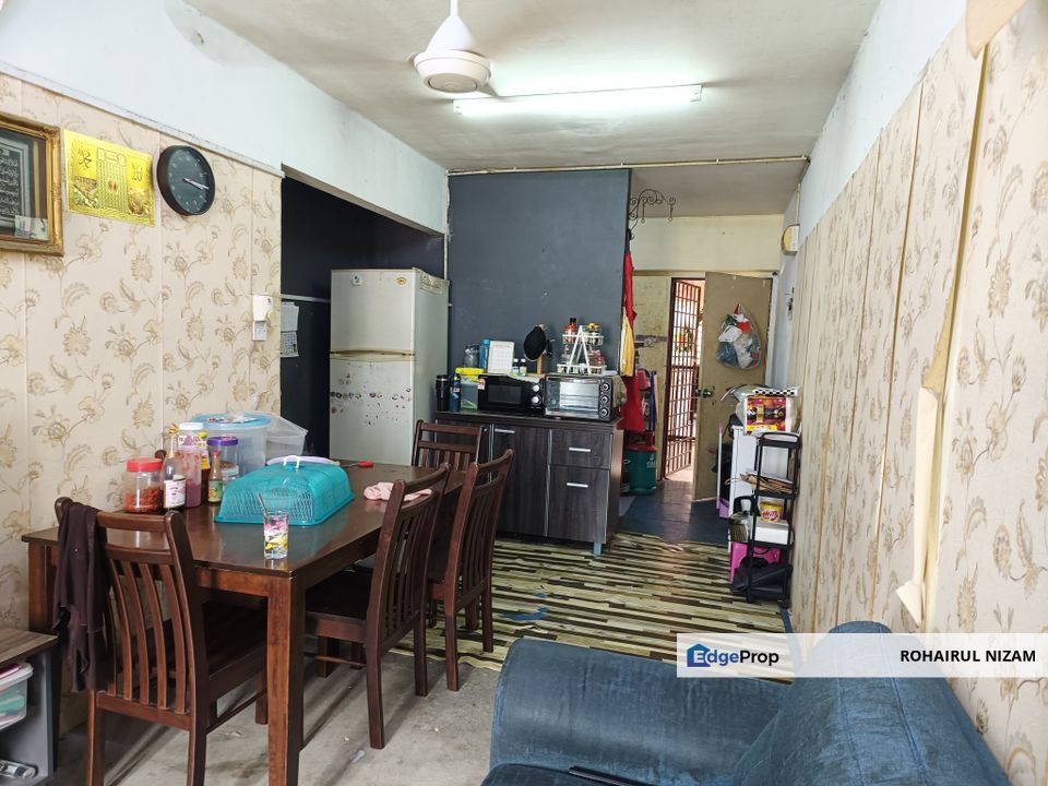 RUMAH PANGSA KAYU ARA ,PETALING JAYA FOR SALE HARGA RENDAH, Selangor, Petaling Jaya