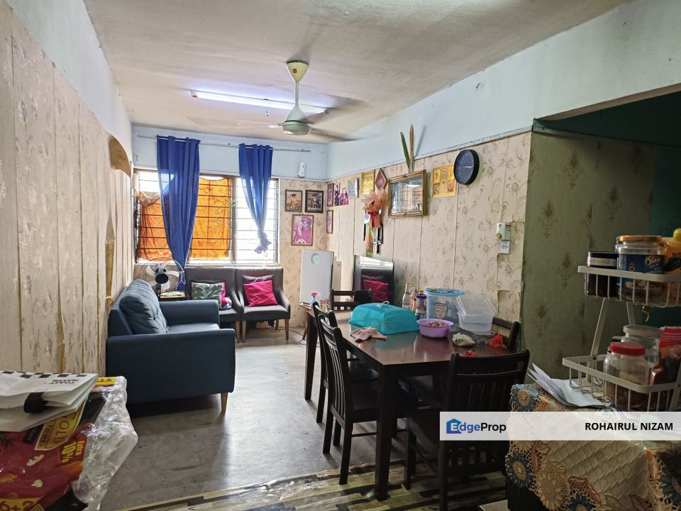 RUMAH PANGSA KAYU ARA ,PETALING JAYA FOR SALE HARGA RENDAH, Selangor, Petaling Jaya