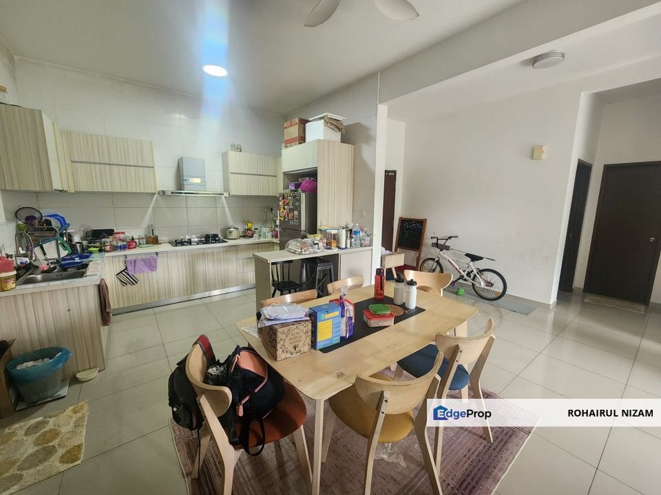 V-RESIDENSI @ SELAYANG HEIGHTS FACING POOL  LOWER LEVEL FOR SALE, Selangor, Selayang