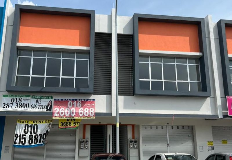 Puncak Alam