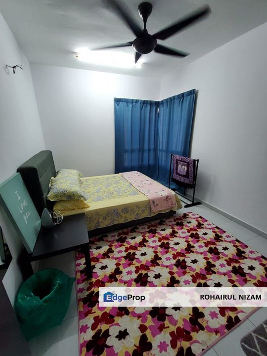 RESIDENSI LAGUNA BIRU 2 VIEW LAKE FOR SALE CORNER LOT, Selangor, Rawang