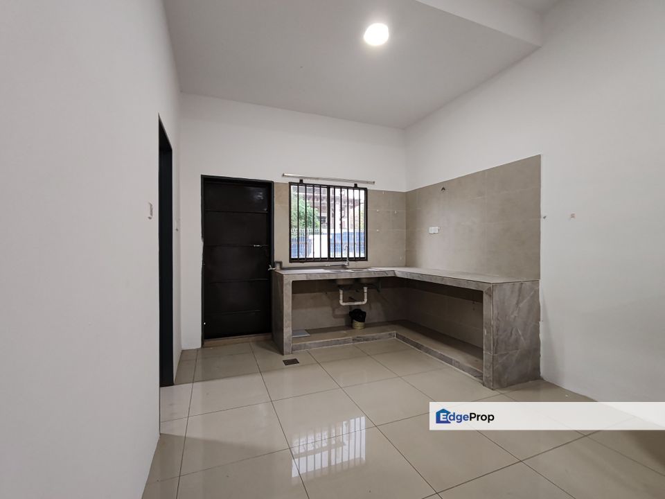 Taman ScienteX Rawang Semi D for rent., Selangor, Rawang