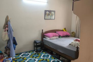 SINGLE STOREY TERRACED HOUSE FOR SALES IN SS4B KELANA JAYA