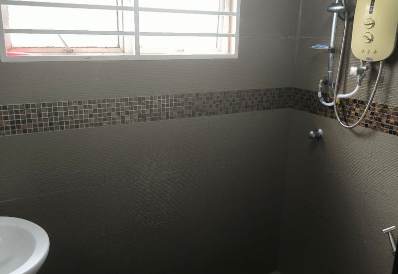 SINGLE STOREY TERRACED HOUSE FOR SALES IN SS4B KELANA JAYA