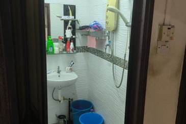 SINGLE STOREY TERRACED HOUSE FOR SALES IN SS4B KELANA JAYA