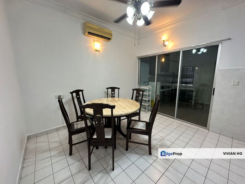 Seri Utama Double Storey Terrece house with Partially Furnished For Rent., Selangor, Kota Damansara