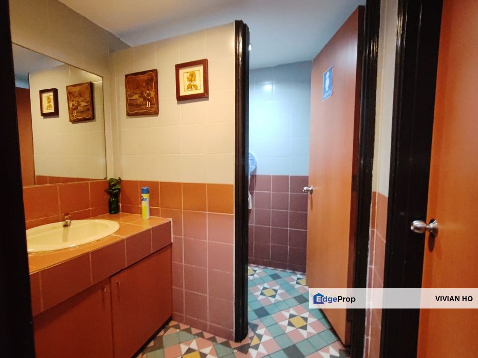 MEGAN AVENUE 11 OFFICE LOT FOR SALES WITH PARTIALLY FURNISHED, Kuala Lumpur, KLCC