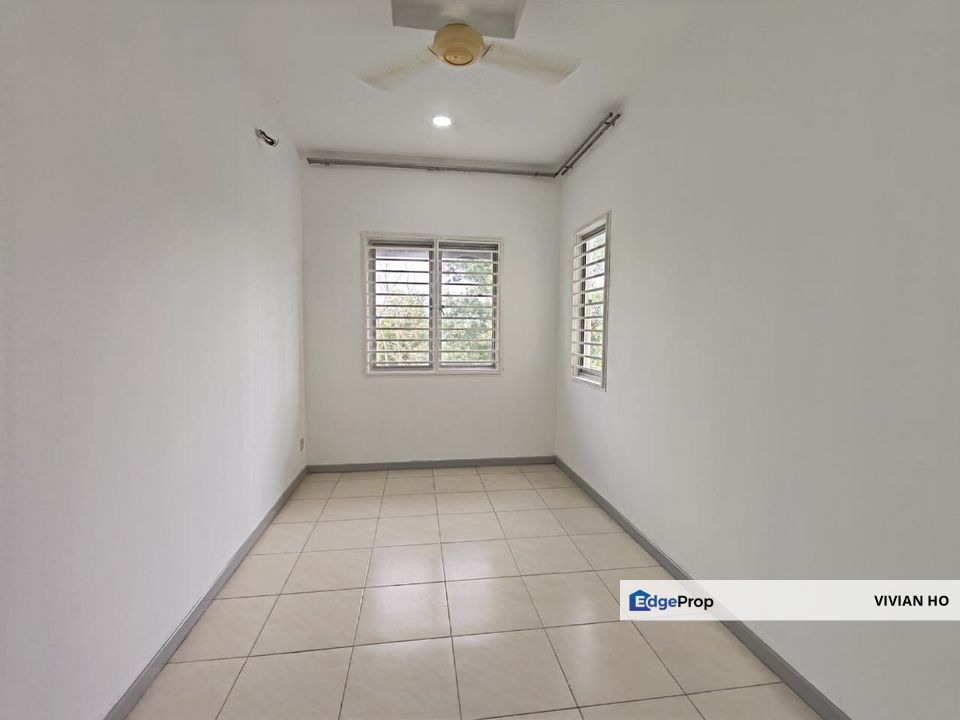 Baiduri Court Apartment for sales. Move in condition, Selangor, Puchong